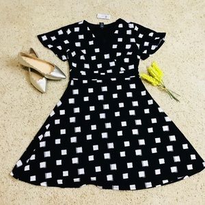NWT Ann Taylor Black and Ivory Dress size Small